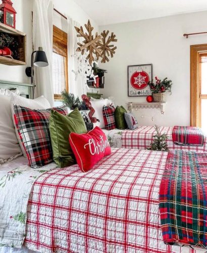 Cozy Christmas Bedroom Decor Ideas